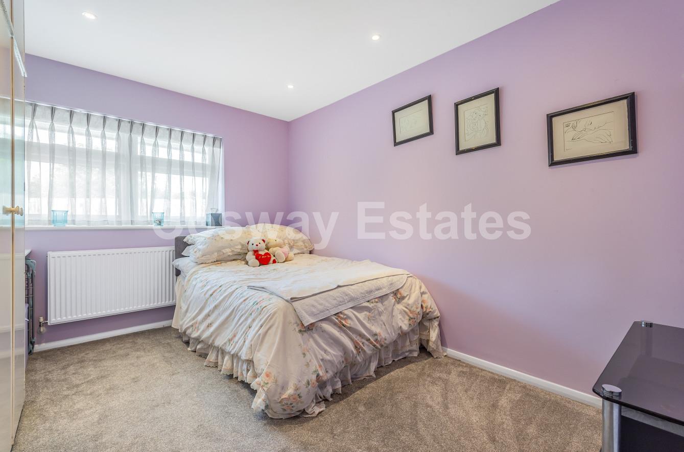 Maxwelton Close, Mill Hill